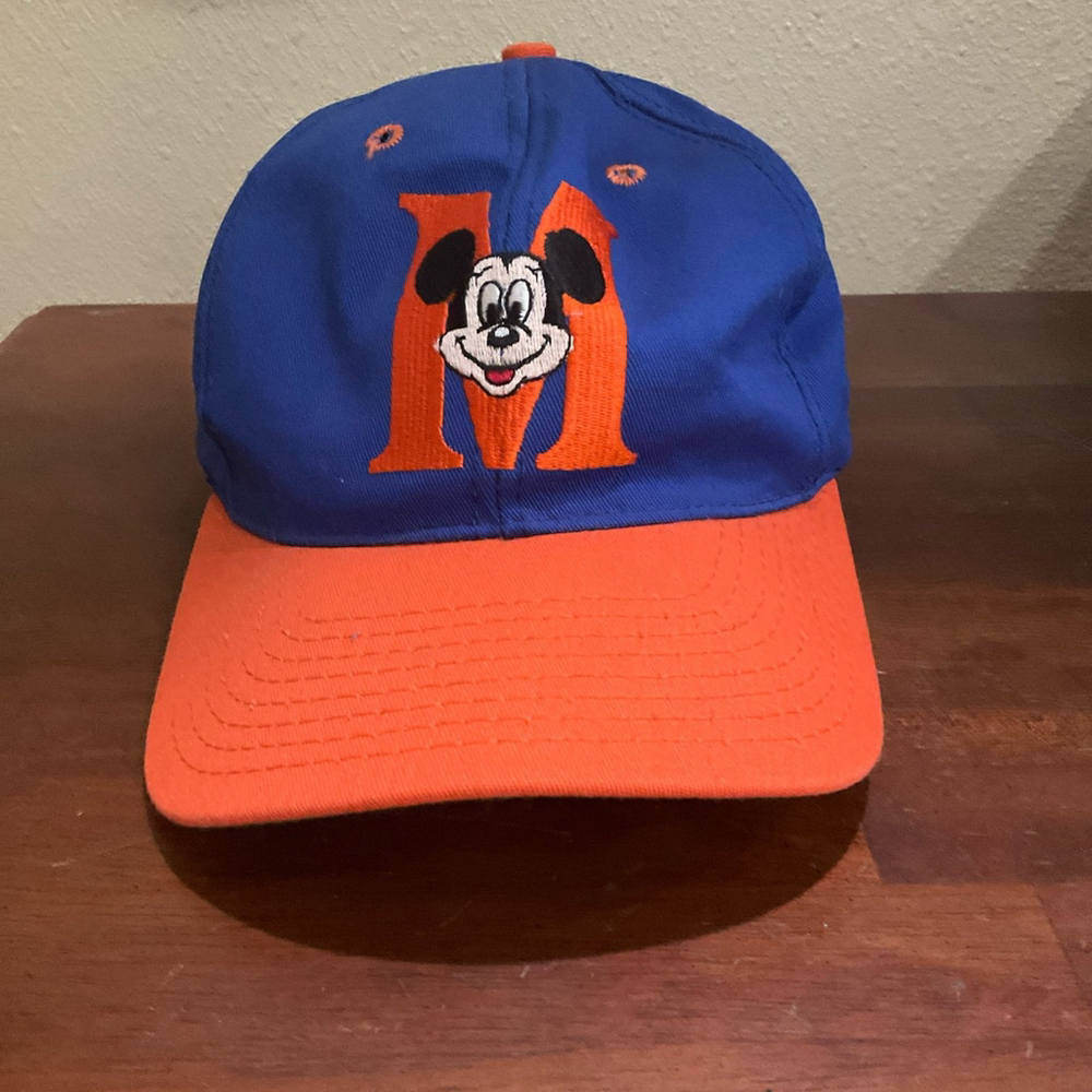 Vintage 1990s Disney Mickey Mouse M baseball Embroidered Snap Back